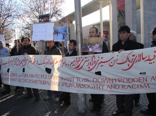 تظاهرات تورکان اوزبیک و هزاره در شهر بن آلمان